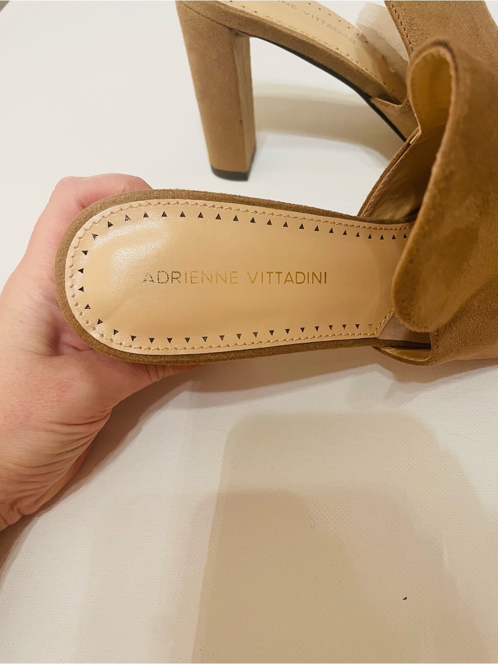 Adrienne Vittadini Nella Tan Suede Pointed Toe Mule Heels Size 9 - Picture 4 of 7